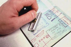 【BBC Words in the News】Switzerland limits imm...